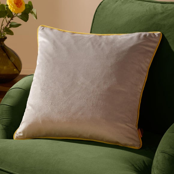 Furn. Square Cushion - image 1
