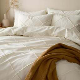 Lotus Tufted 100% Cotton Duvet Cover & Pillowcase Set - thumbnail 4