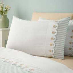 Catherine Lansfield Embroidered Daisy Duvet Cover & Pillowcase Set - thumbnail 2