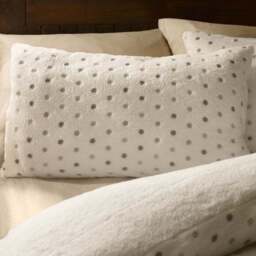 Catherine Lansfield Cosy Spot Fleece Duvet Cover & Pillowcase Set - thumbnail 2