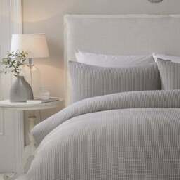 Serene Lindly Duvet Cover and Pillowcase Set - thumbnail 2