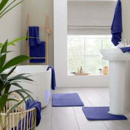 Set of 2 Catherine Lansfield Anti Bacterial Bath Sheets - thumbnail 4
