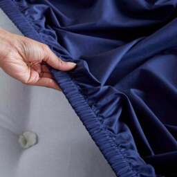100% Egyptian Cotton 220 Thread Count True Grip® Fitted Sheet - thumbnail 6