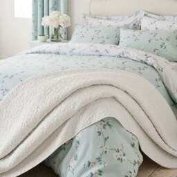 Bloom Floral White Quilted Bedspread - thumbnail 2