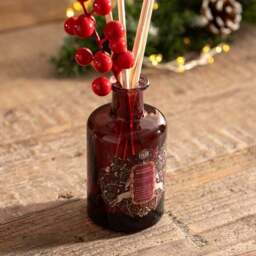 Festive Winter Berries Diffuser - thumbnail 2