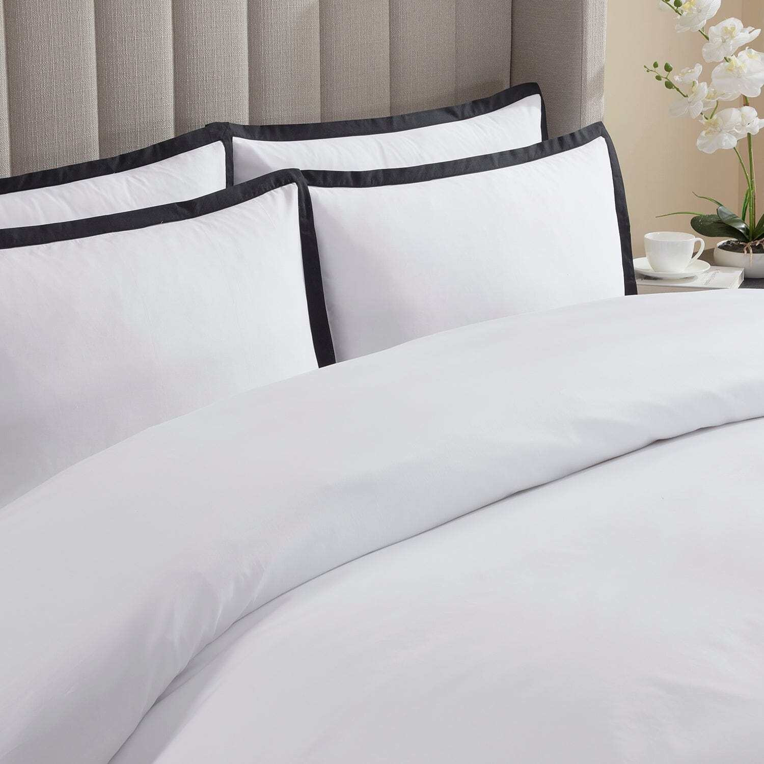 DUSK Bordeaux Contrast Border 400 Thread Count Duvet Cover - Black - Double