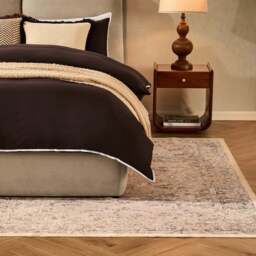 DUSK Zahra Persian Style Machine Washable Rug - Natural/Light Grey - 160 x 230cm