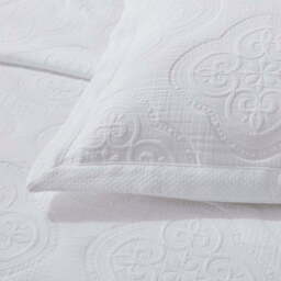 DUSK Cannes Matelassé Cushion Cover - White - 50 x 50cm - thumbnail 5
