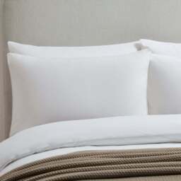 DUSK Pair of Cambridge Pillowcases - 200 Thread Count - Cotton - White - thumbnail 3