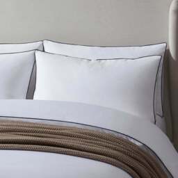 DUSK Pair of Cambridge Pillowcases - 200 Thread Count - Cotton - White/Black - thumbnail 3