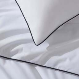 DUSK Pair of Cambridge Pillowcases - 200 Thread Count - Cotton - White/Black - thumbnail 2