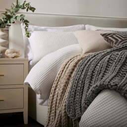 DUSK Portofino Waffle 100% Cotton Pair of Pillowcases 200 Thread Count - White - thumbnail 7