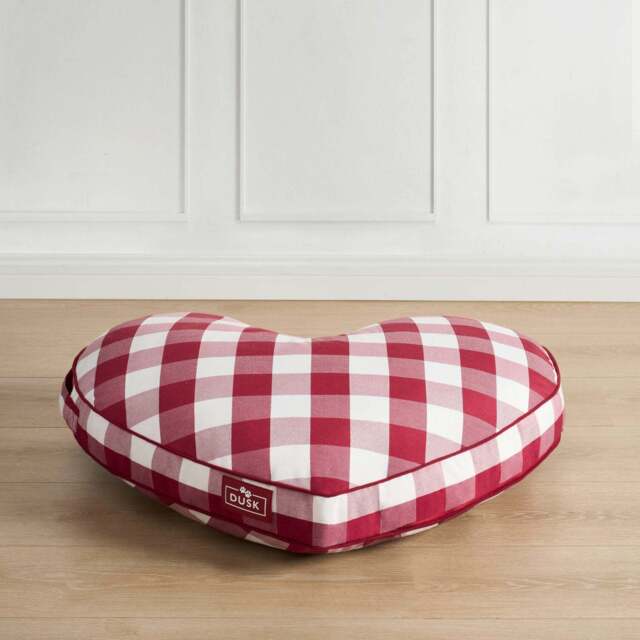 DUSK Beau Gingham Love Heart Dog Bed - White/Red - image 1