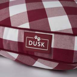 DUSK Beau Gingham Love Heart Dog Bed - White/Red - thumbnail 6