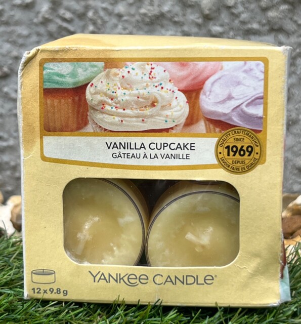 Yankee Candle - 12 X 9.8g Tea Lights 'vanilla Cupcake' - Bnib
