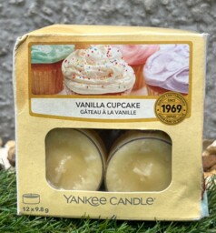 Yankee Candle - 12 X 9.8g Tea Lights 'vanilla Cupcake' - Bnib