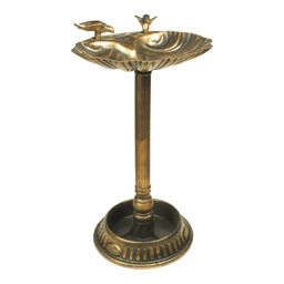 Traditional Clam Shell Bronze Effect Garden Bird Bath With Built-in