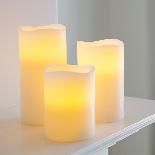 Lights4fun Set Of 3 Real Wax Battery Operated Flameless Led Candles