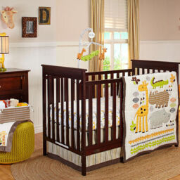 Zoobilee Pakage 7 Piece Crib Bedding Set Include Mobile Liner &