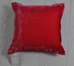 Luxurious Marie Cushion Including Free Inner Pad 40 X 40cm [raspberry]