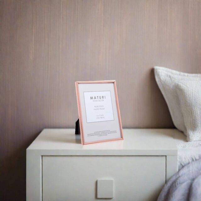 Rose Gold Coloured Thin Edge Picture Photo Frame - 4 X 6 -inch