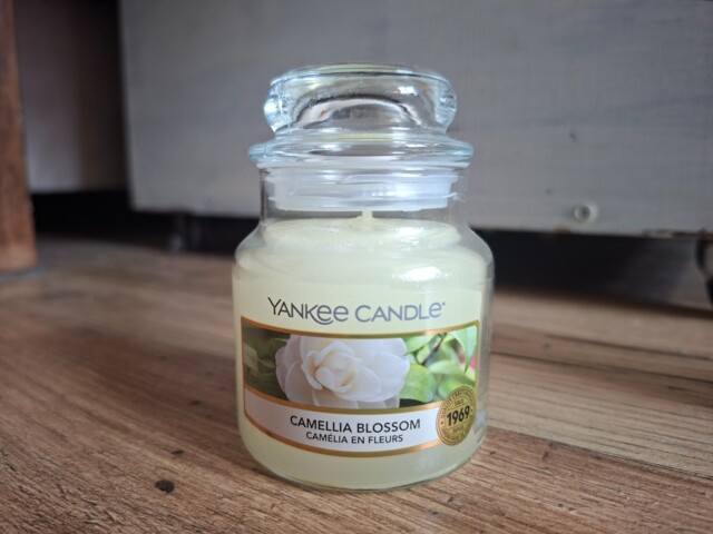 Yankee Candle Camelia Blossom Small Jar