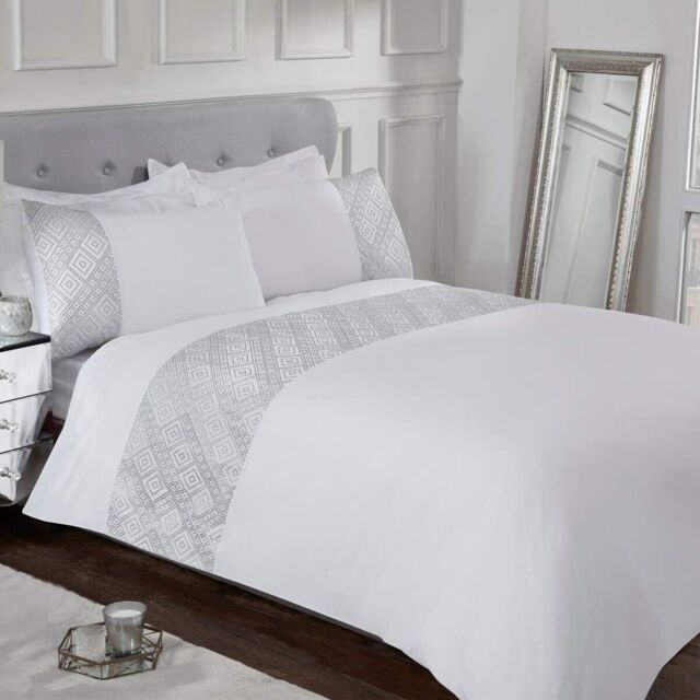 Sleepdown 3d Geometric Luxury Lurex Jacquard Cuff Panel Band White