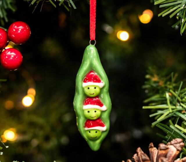 1 X 7cm Smiley Peas In Pod Ceramic Tree Decoration - Christmas