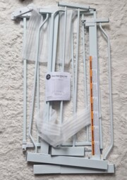 Regalo Easy Step Metal Walk Through Safety Gate Model 1160e Ds White
