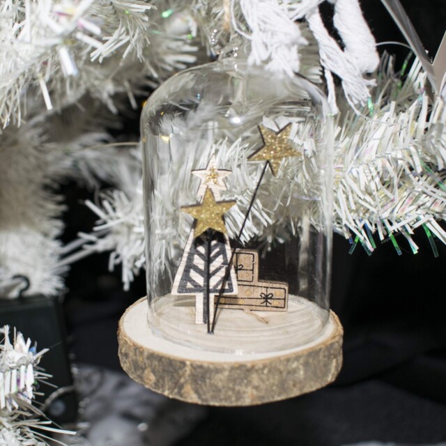 Trixes Wooden Christmas Decoration Glass Dome With Gift Box, Tree And