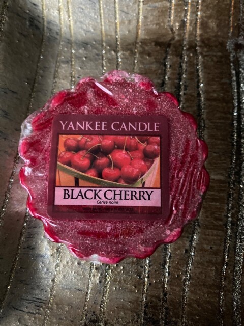 "Rare Retired Yankee Candle ""black Cherry"" Wax Melt Tart - New/sealed"