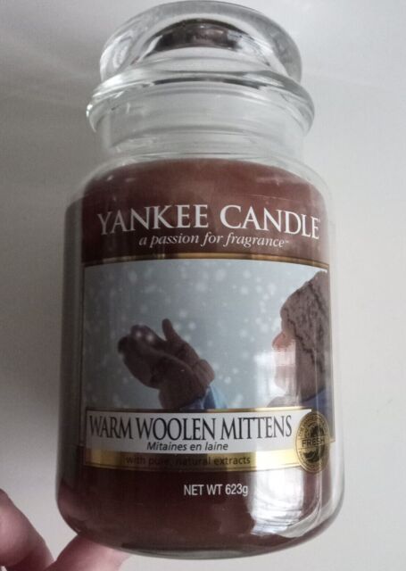 Yankee Candle Warm Wollen Mittens Rare Large Jar.