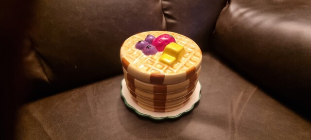 Ceramic Waffle Stack Candle Twin Wick 200g