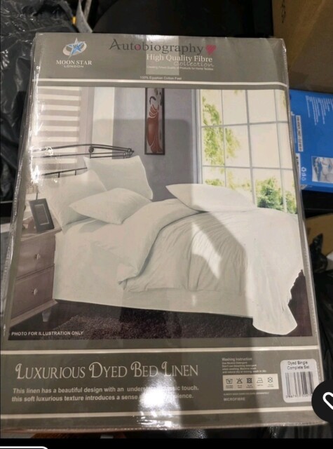 White King Size Bed Sheet With Pillow Cases And Duvet Cover