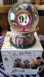 Harry Potter Snow Globe Platform 9¾ Festive Glass Polyresin 6.5cm With