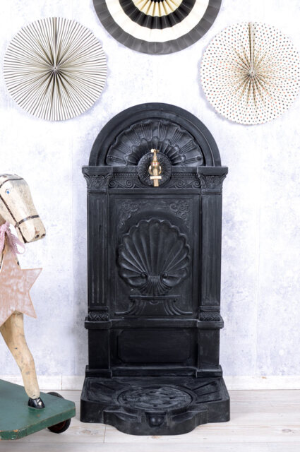 Castle Garden Fountain Antique Wall Fountain Metal Water Spigot Retro