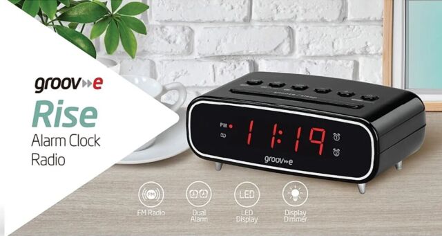 Alarm Clock With Fm Radio Lcd Display & Dimmer Function
