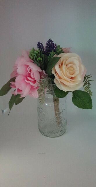Stunning Vintage Style Embossed Clear Flower Vase With Silk Spring