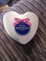 Sanctuary Spa Signature Heart Candle In Metal Gift Tin Free P&p