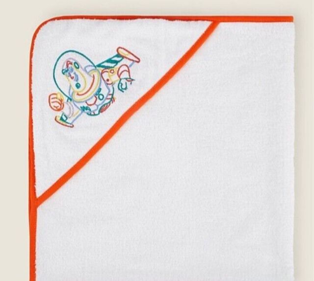 Disney Pixar Toy Story Buzz Lightyear Hooded Towel 75cm X 75cm