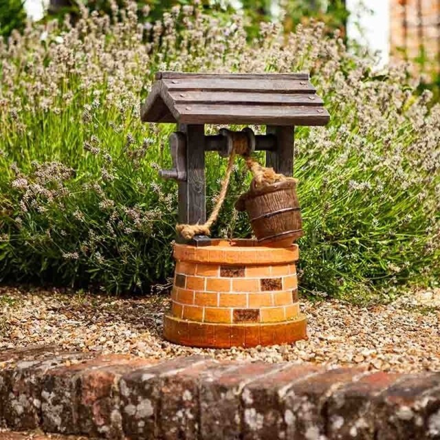 Smart Garden Solar Wishing Well Fountain