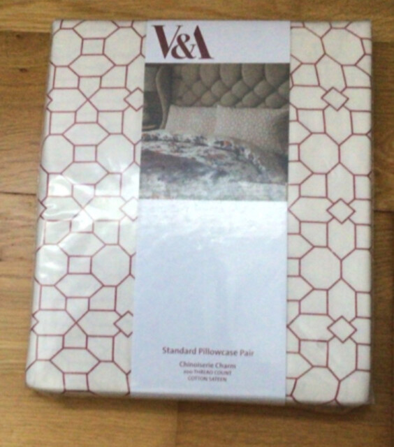 V&a Chinoiserie Charm Pillowcase Standard Pair Blue/red - Rrp £28.00