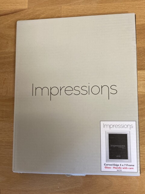 "Impressions Silver Plated 5"" X 7"" Curved Edge Photo Frame Free P&p )"