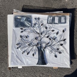 Thetford Design Family Tree Photo Frame With 6 Hanging Picture Frames
