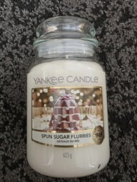 Yankee Candle 1720943e Large Scented Candle Jar - Sugar Spun Flurries