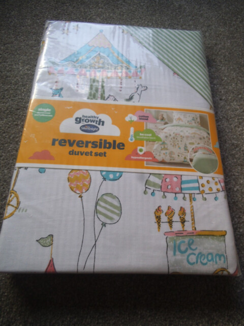 Silentnight - Single Reversible Duvet Set Circus Duvet Cover &