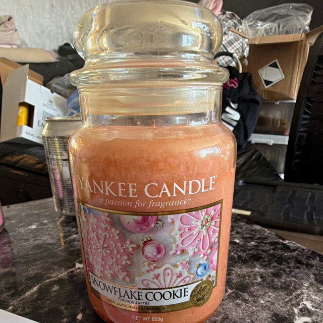 Yankee Candle Snowflake Cookie Scented Large Jar Candle 623g, Glass & by eBay