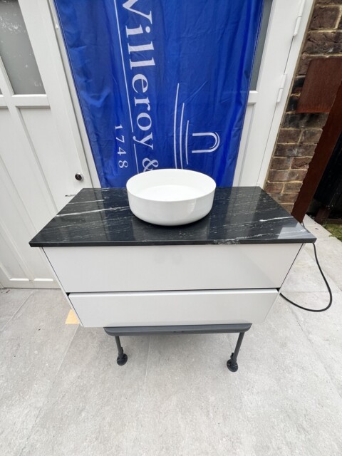 Villeroy And Boch Vivia Wall Vanity Unit 100cm Gl White + Stone Top +