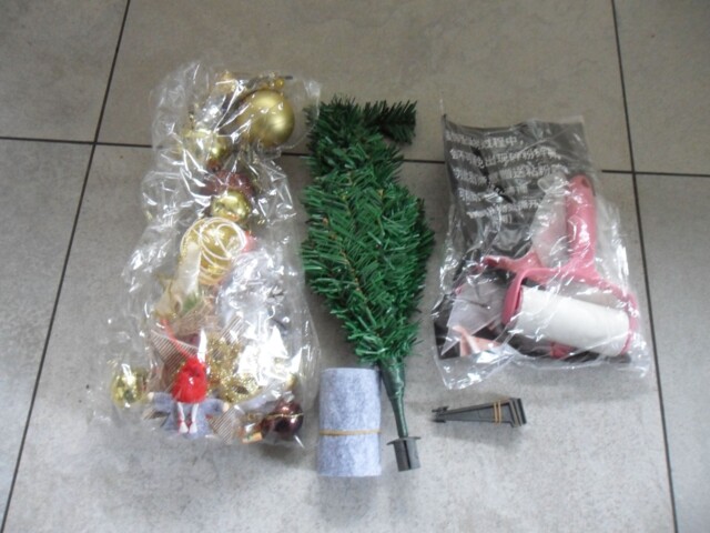 Lmysufi Tabletop Christmas Tree 45cm With Lights – Gold Theme