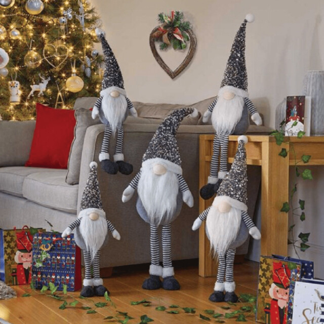 Three Kings Christmas Seated Glamgonk Grey